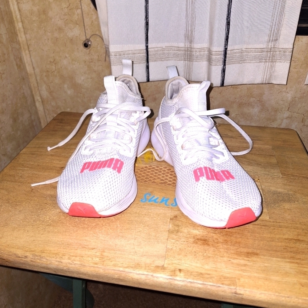 Puma Iocell White Neon Pink Running Shoes Sneakers Women's Size 8.5.